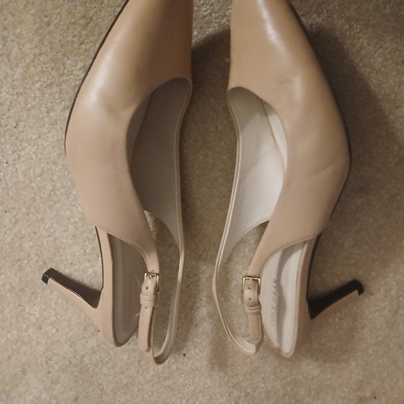 Cole Haan Womens  Go-To Pumps Slingback Kitten Heel Beige Leather Pointed 10B FL - Picture 4 of 6